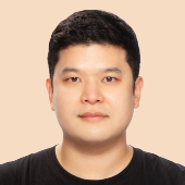 photo of Jay Yoon Lee